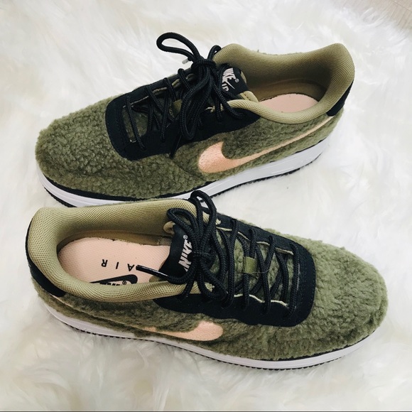 😎Nike Air Force 1 Faux Shearling - Picture 6 of 6